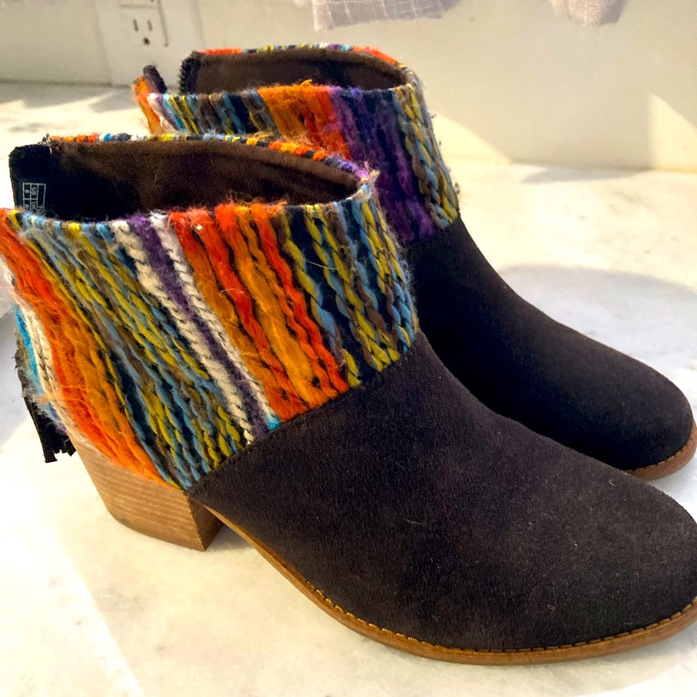 Women TOMS booties